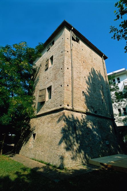 Torre Saracena foto di T. Mosconi