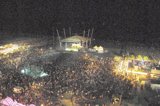 La Notte Rosa, concerto in piazzale Roma, Riccione foto di D. Gasperoni