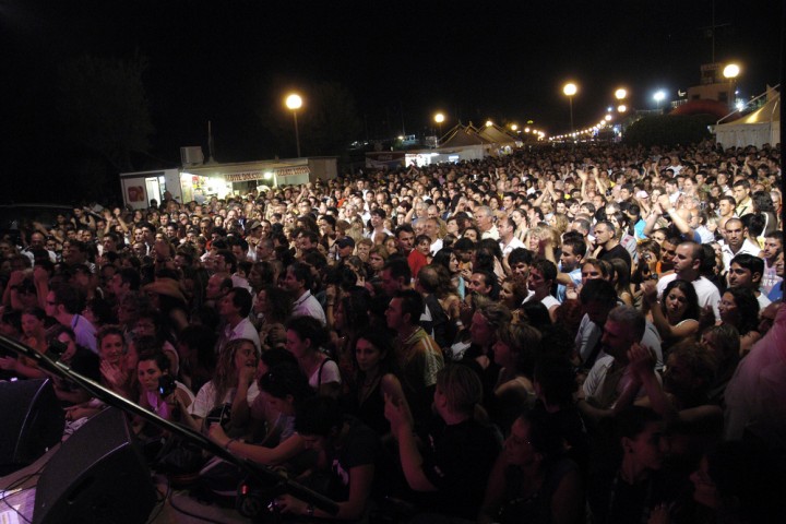 La Notte Rosa, pubblico ad un concerto foto di Archivio Provincia di Rimini