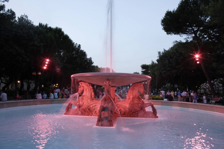 La Notte Rosa, Fontana dei 4 cavalli, Rimini photo by P. Bove