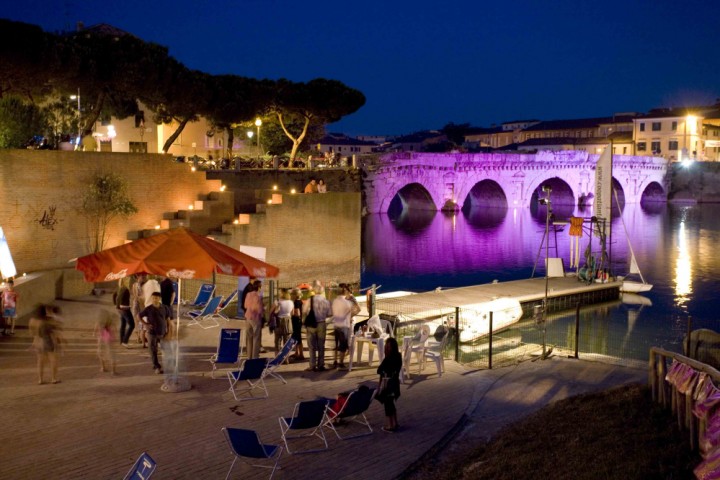 La Notte Rosa al Ponte di Tiberio, Rimini foto di Archivio Provincia di Rimini