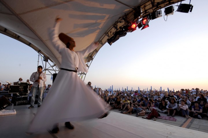 La Notte Rosa, concerto di Ludovico Einaudi sulla spiaggia di Rimini photos de R. Gallini