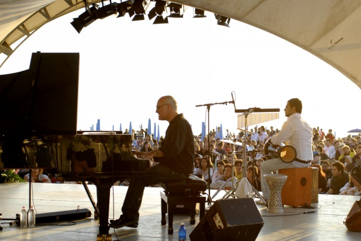 La Notte Rosa, concerto di Ludovico Einaudi sulla spiaggia di Rimini photos de R. Gallini