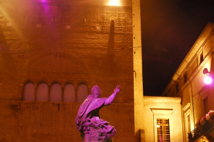 La Notte Rosa, particolare di Piazza Cavour, Rimini photo by Archivio Provincia di Rimini