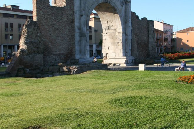 Arch of Augustus, Rimini photo by E. Salvatori