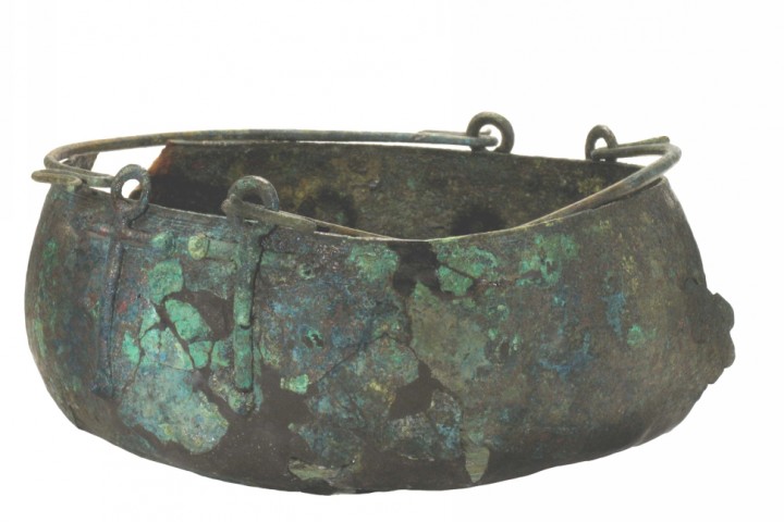 Bronze cauldron, Verucchio photo by Archivio Provincia di Rimini