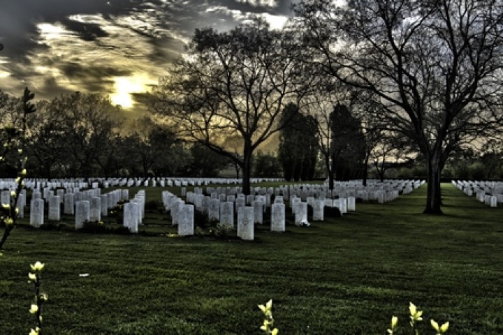 English war cemetery photo by Simone Bellotti