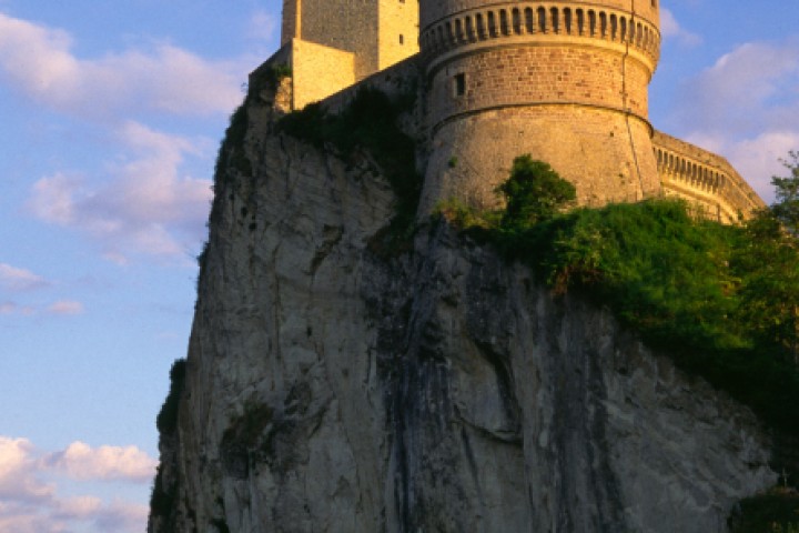 San Leo, la Fortezza al tramonto foto di Archivio Provincia di Rimini