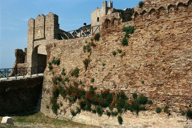 Mura difensive, Coriano foto di T. Mosconi