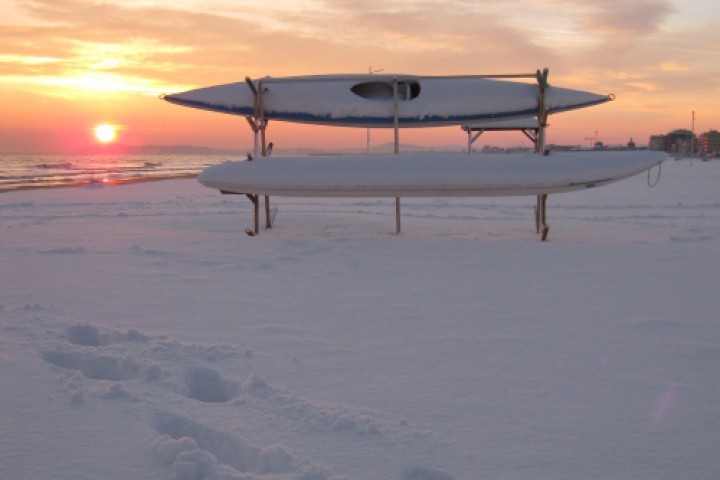 Rimini, the beach under the snow photo by L. Pollio