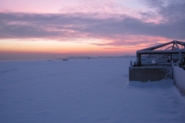 neve in spiaggia, Rimini foto di L. Pollio