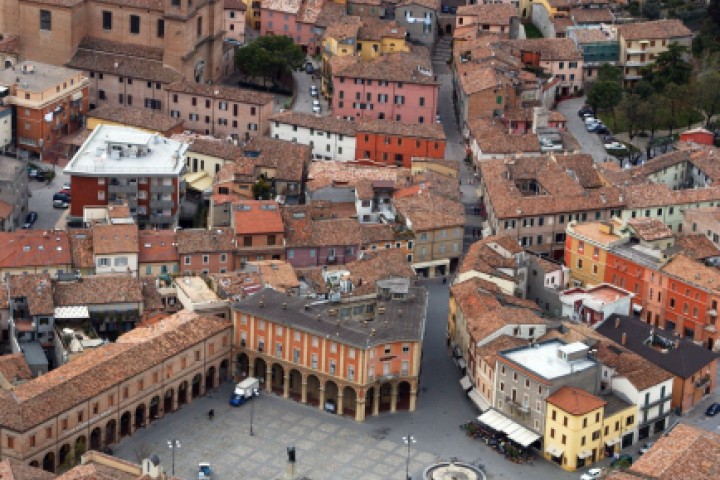 centro storico, piazza Ganganelli, Santarcangelo di Romagna foto di Archivio Provincia di Rimini