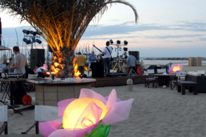 La Notte Rosa foto di Archivio Provincia di Rimini