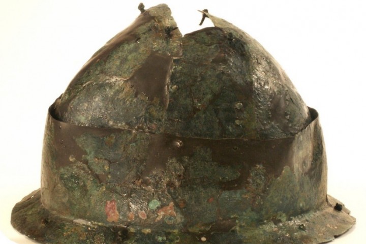 Bronze helmet, Verucchio photo by Archivio Provincia di Rimini