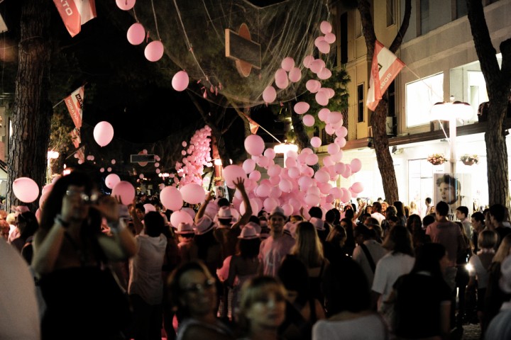 La Notte Rosa in viale Ceccarini, Riccione foto di D. Gasperoni