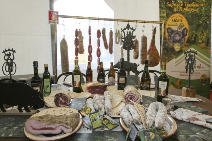 Bellaria Igea Marina, salumi e salsicce photos de PH. Paritani