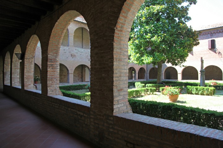 Cloister of St. Francis, Verucchio photo by PH. Paritani