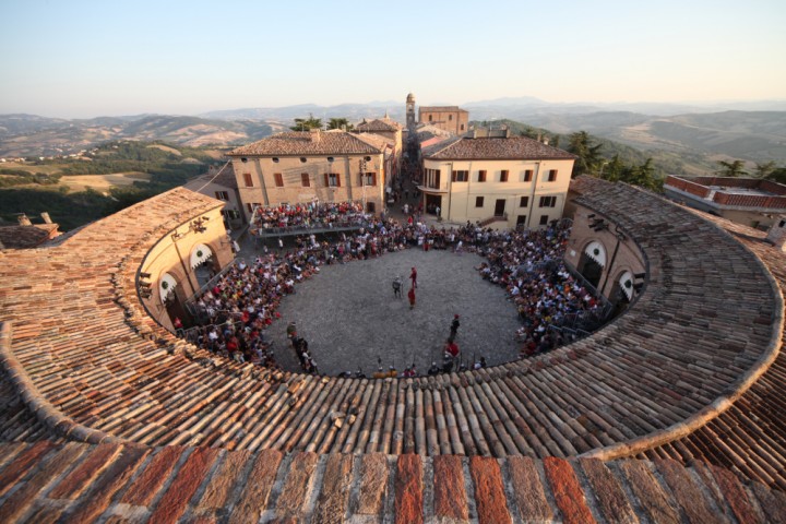 The deer Palio, Mondaino photo by PH. Paritani