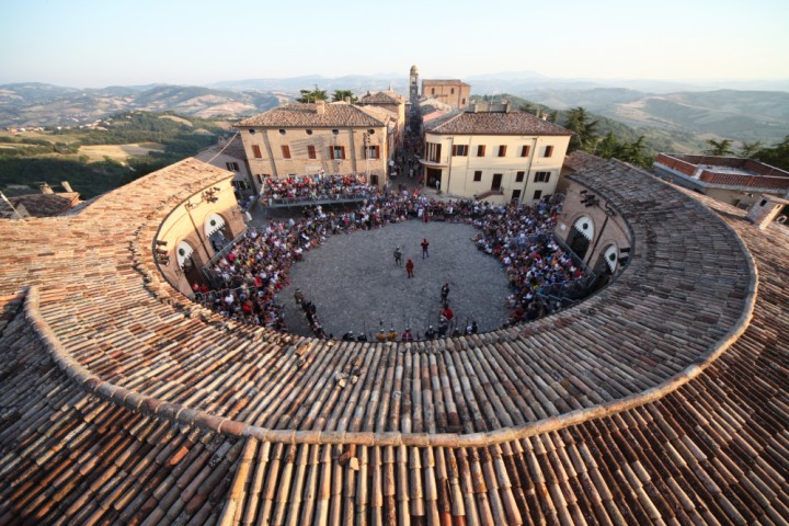 The deer Palio, Mondaino photo by PH. Paritani