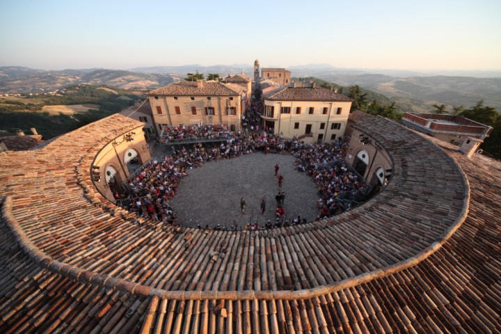 The deer Palio, Mondaino photo by PH. Paritani