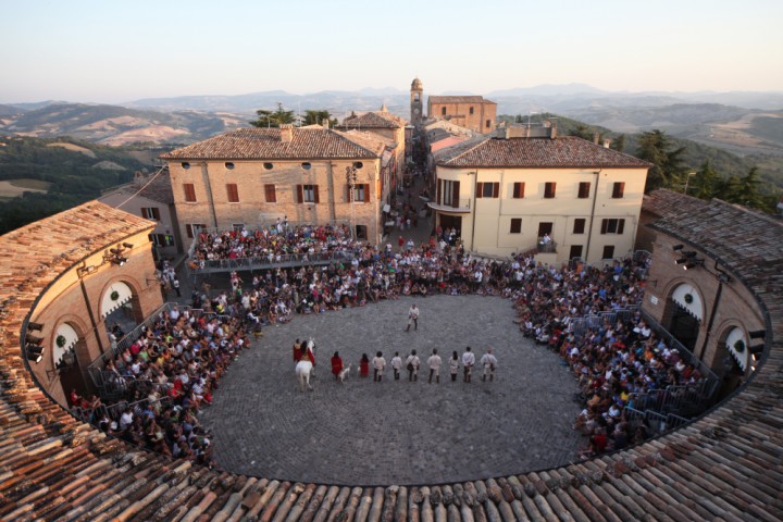 The deer Palio, Mondaino photo by PH. Paritani