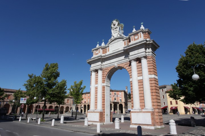 Ganganelli arch, Santarcangelo di Romagna photo by PH. Paritani