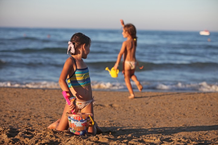 Giochi di bambini in spiaggia - Rimini Foto(s) von PH. Paritani