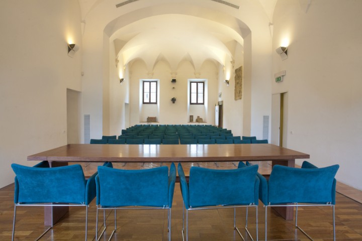 San Leo, sala convegni foto di PH. Paritani
