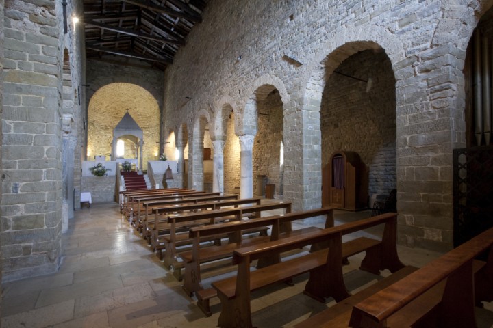 San Leo, la pieve foto di PH. Paritani