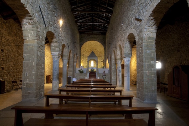 San Leo, la pieve foto di PH. Paritani