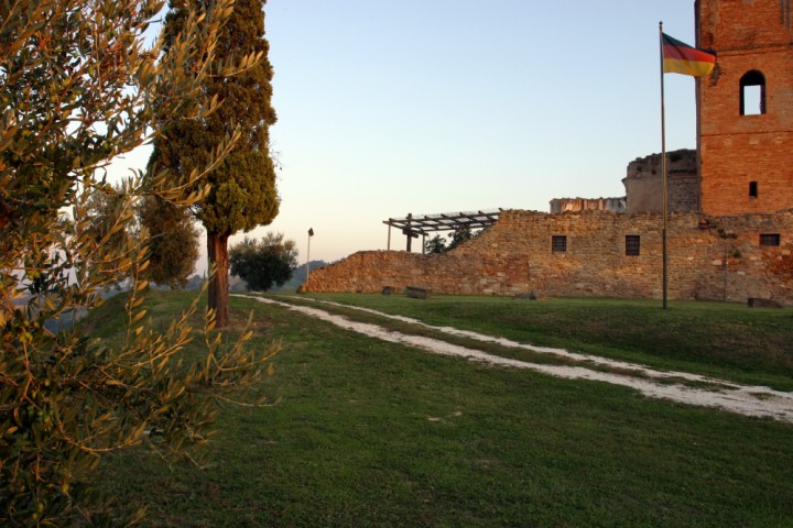 Chiesa di Trarivi, Montescudo foto di PH. Paritani