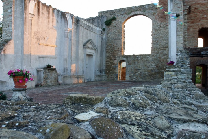 Trarivi church, Montescudo photo by PH. Paritani