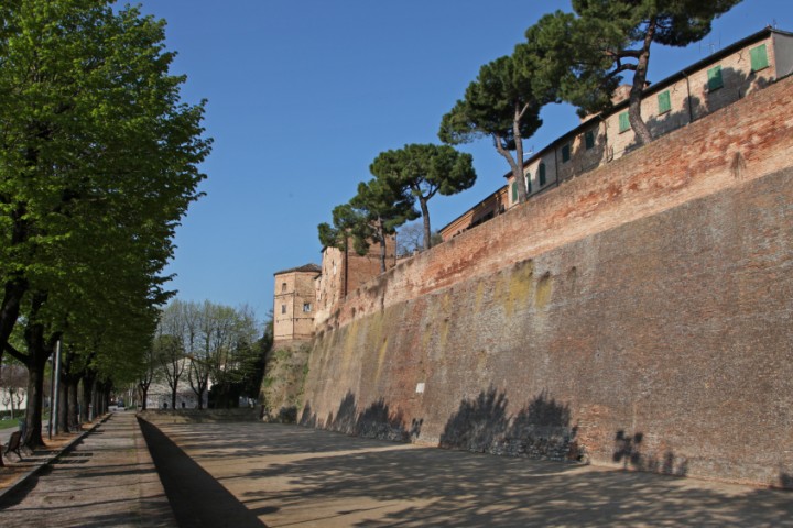 Ancient city walls, Santarcangelo di Romagna photo by PH. Paritani