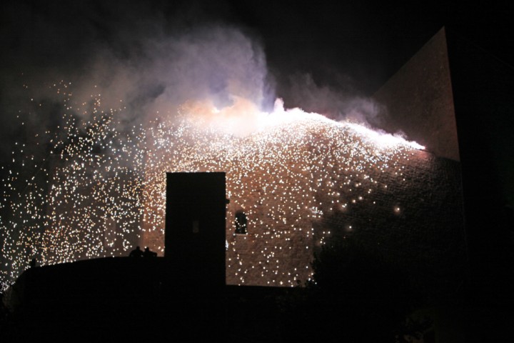 Fireworks at the castle, Montefiore Conca photo by PH. Paritani