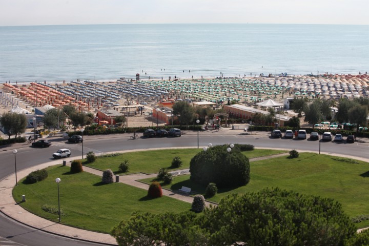 Rimini beach photo by PH. Paritani