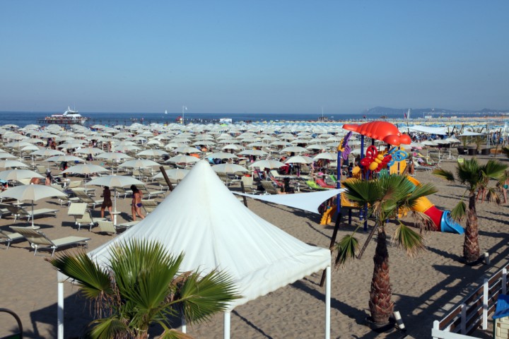 bathing establishment, Rimini photo by PH. Paritani