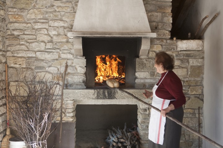 Maiolo, festa del pane, il forno Foto(s) von PH. Paritani