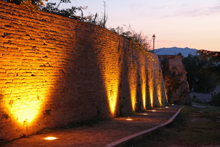 Ancient city walls, Montecolombo photo by PH. Paritani