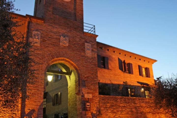 Entrance gate to Montecolombo photo by PH. Paritani