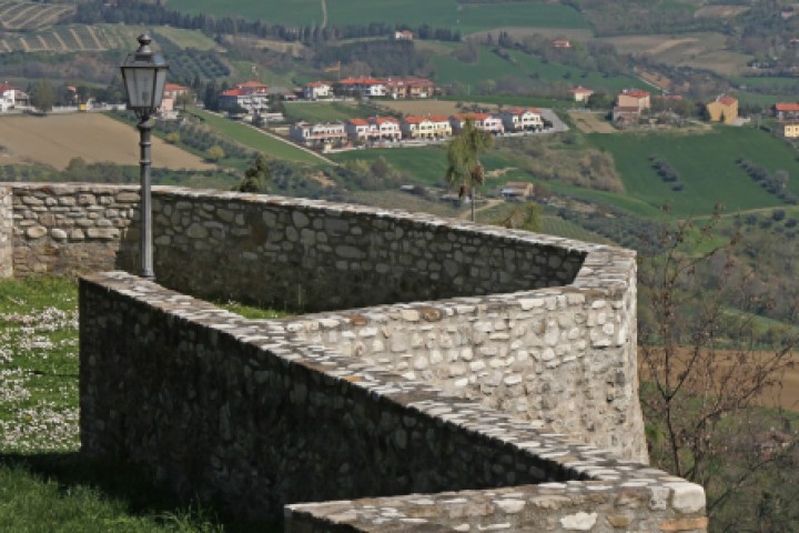 Montescudo photos de PH. Paritani