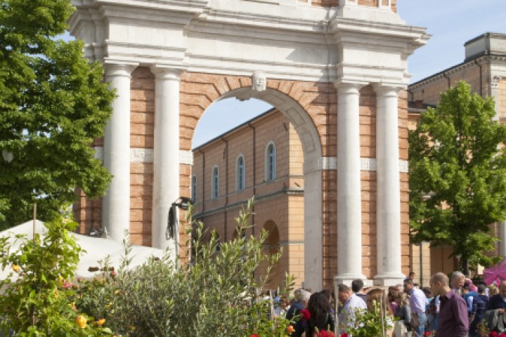 Balconies in bloom, Santarcangelo di Romagna photo by PH. Paritani