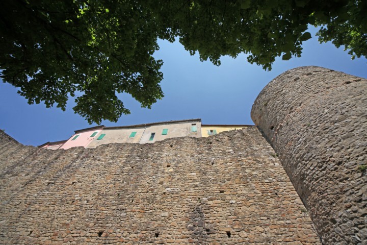 Mura di cinta, Montefiore Conca foto di PH. Paritani