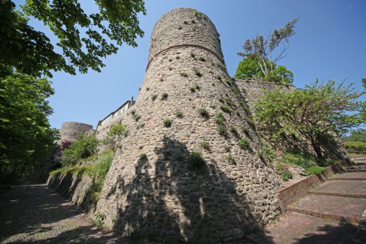 Mura di cinta, Montefiore Conca foto di PH. Paritani