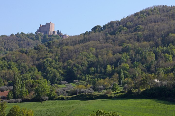 Countryside and fortress, Montefiore Conca photo by PH. Paritani