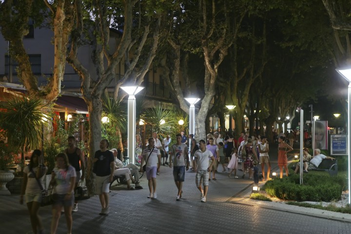 viale dei Platani notturna, Bellaria Igea Marina Foto(s) von PH. Paritani