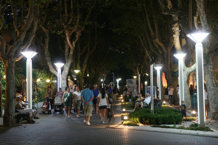 viale dei Platani notturna, Bellaria Igea Marina Foto(s) von PH. Paritani