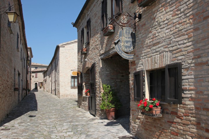 View of the historic centre, Montegridolfo photo by PH. Paritani