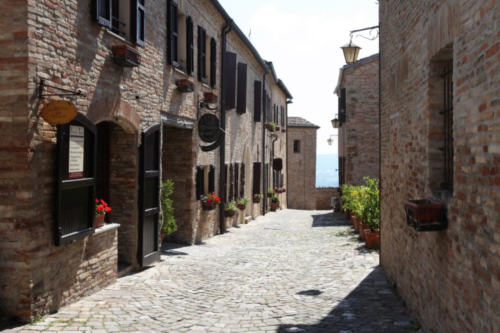 View of the historic centre, Montegridolfo photo by PH. Paritani