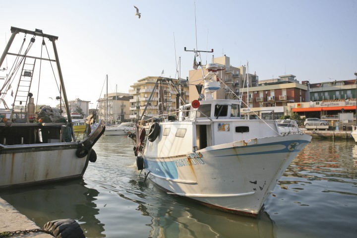 Bellaria Igea Marina, barca nel porto photos de PH. Paritani