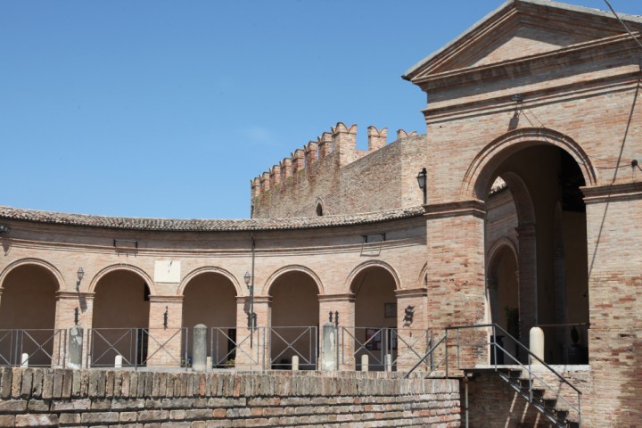 Partial view of the historic centre, Mondaino photo by PH. Paritani